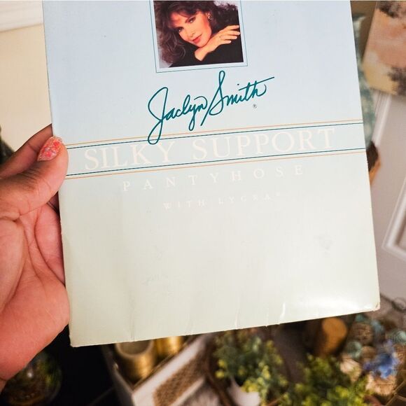 VTG Jaclyn Smith White Silky Support W. Lycra Pantyhose. - Picture 9 of 11